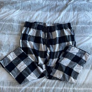 ⭐️ 2/$15  Old navy plaid pj bottoms